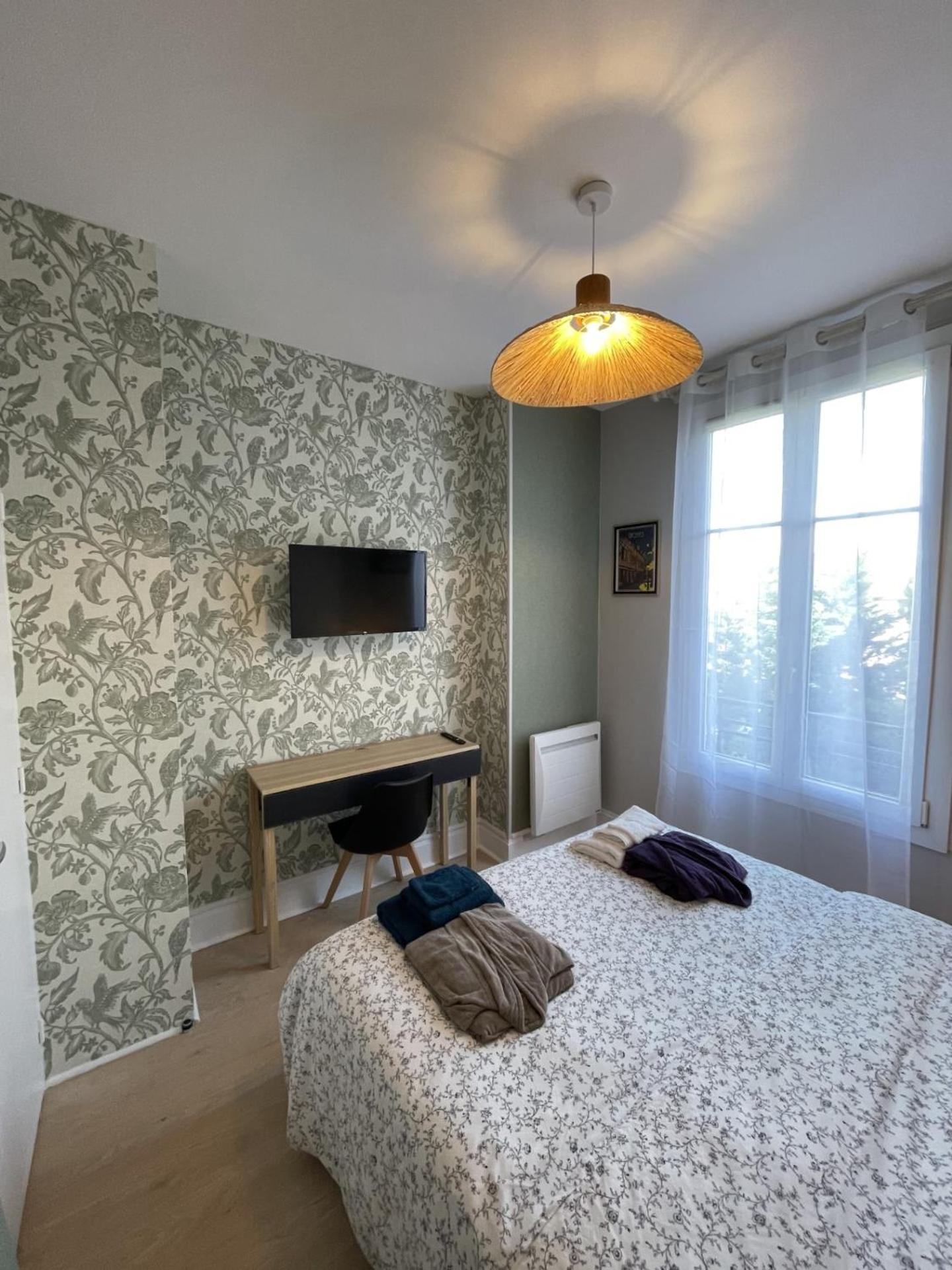 Le Treize Au Coeur Du Bouchon Lägenhet Troyes Exteriör bild