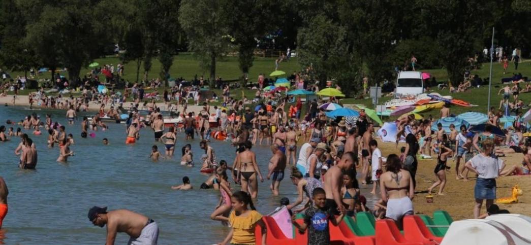 Le Treize Au Coeur Du Bouchon Lägenhet Troyes Exteriör bild