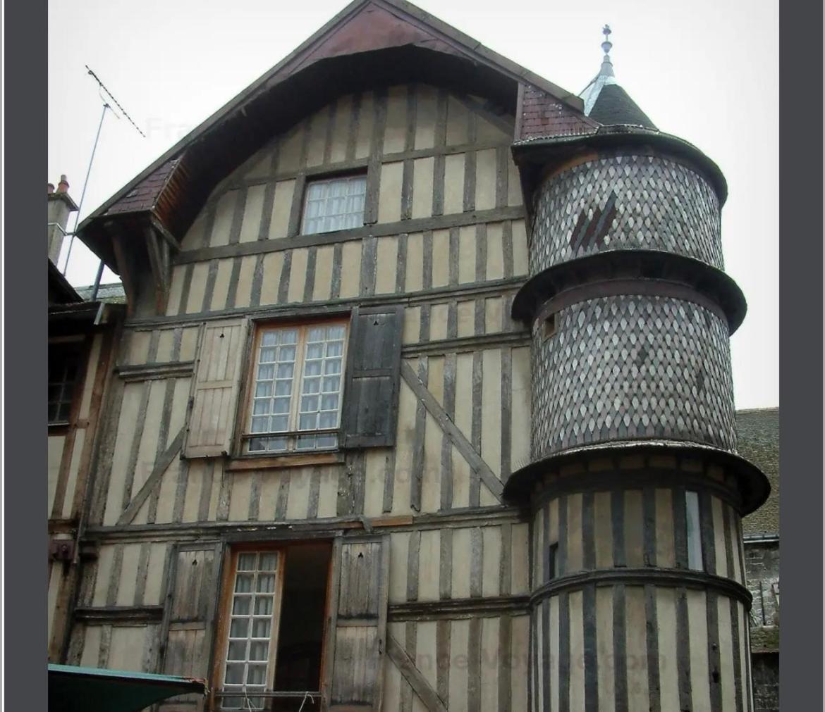 Le Treize Au Coeur Du Bouchon Lägenhet Troyes Exteriör bild