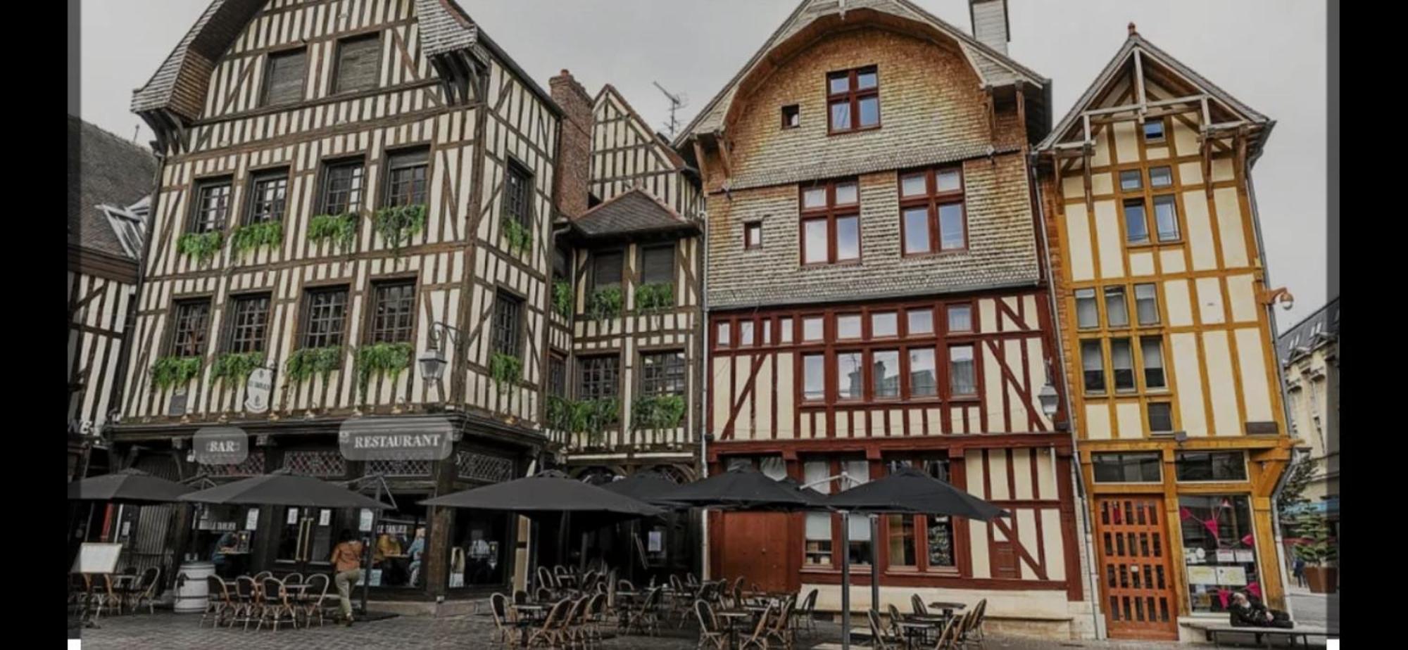Le Treize Au Coeur Du Bouchon Lägenhet Troyes Exteriör bild
