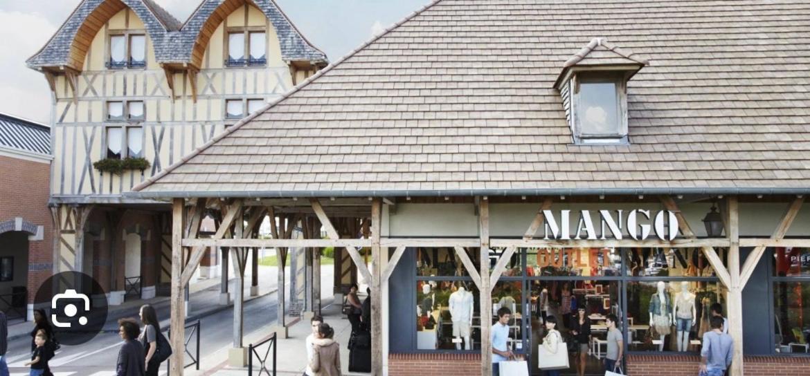 Le Treize Au Coeur Du Bouchon Lägenhet Troyes Exteriör bild